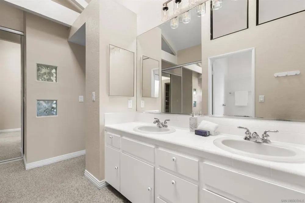 1084 Johnson Ave San Diego, CA 92103