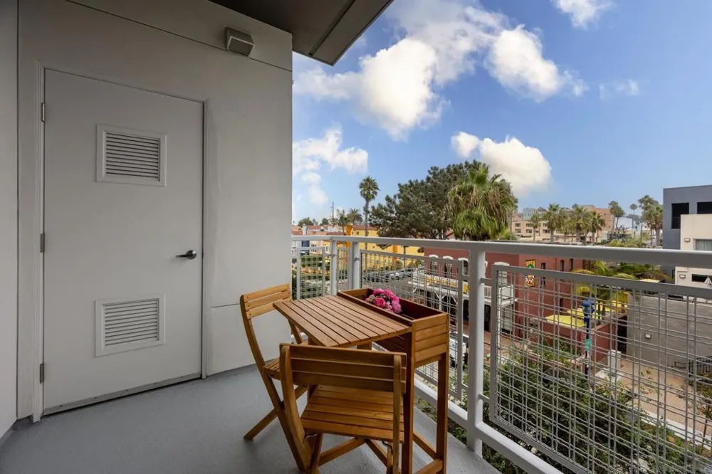 355 Cleveland St #309 Oceanside, CA 92054