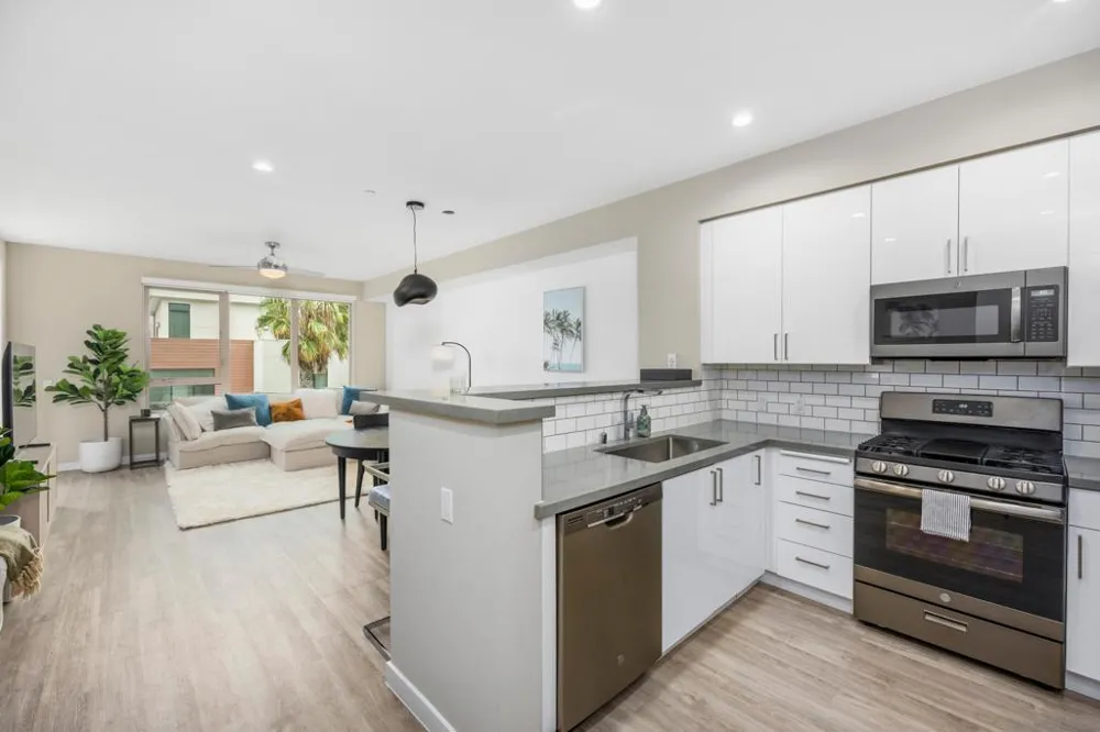 355 Cleveland St #309 Oceanside, CA 92054