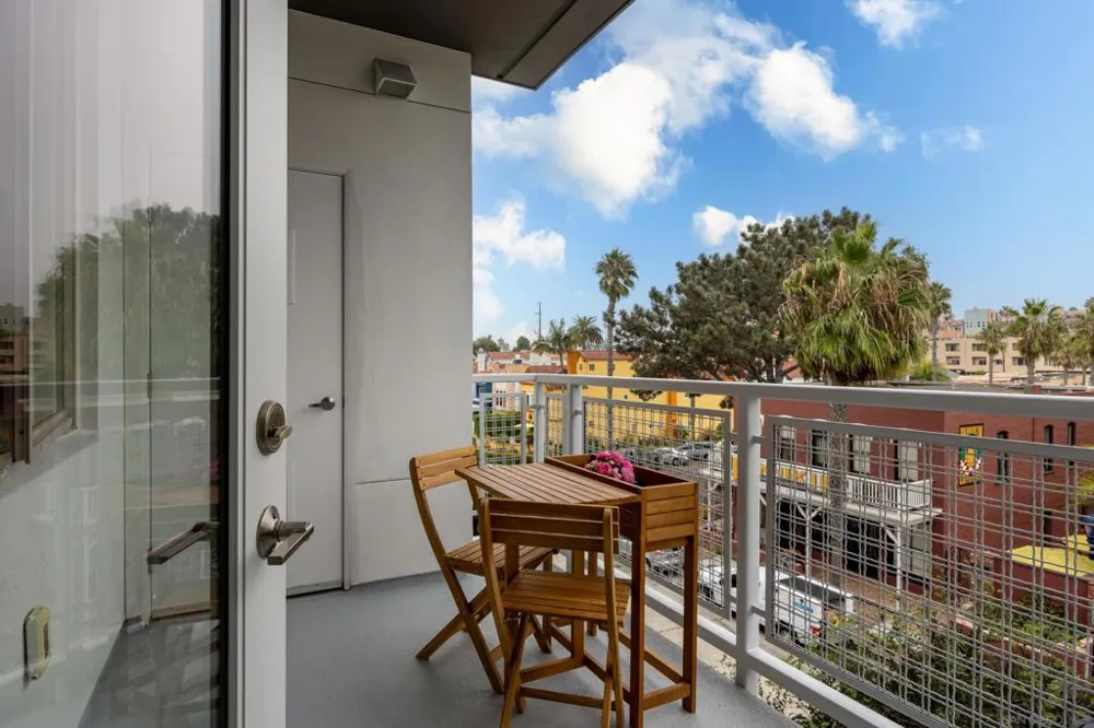 355 Cleveland St #309 Oceanside, CA 92054