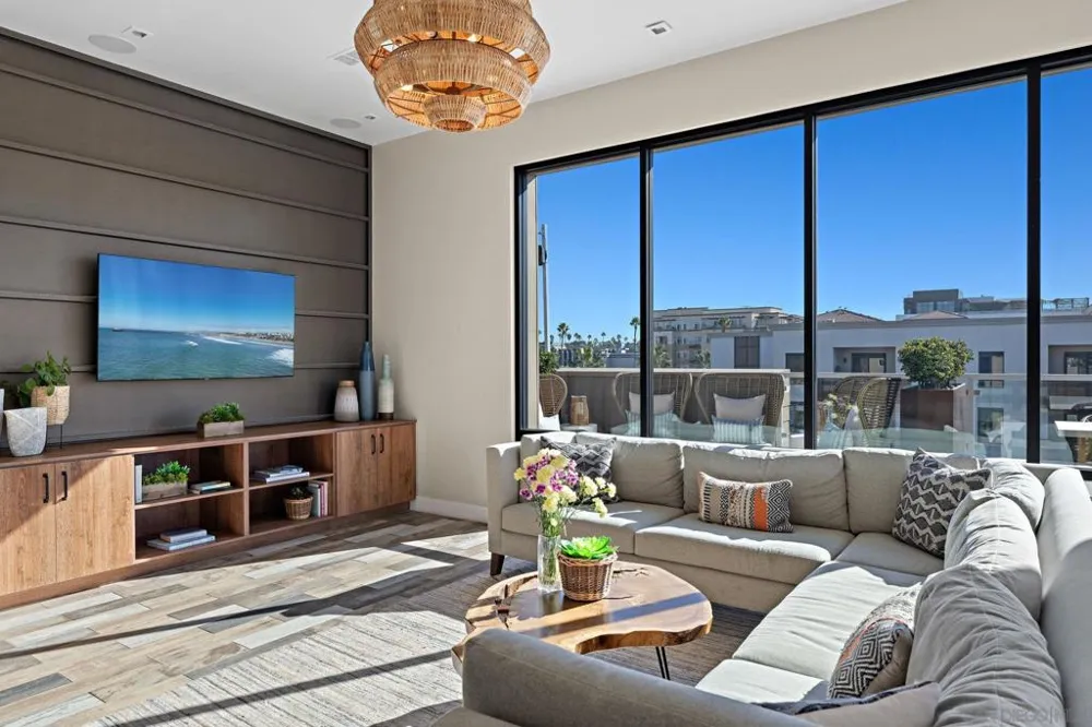 355 Cleveland St #309 Oceanside, CA 92054