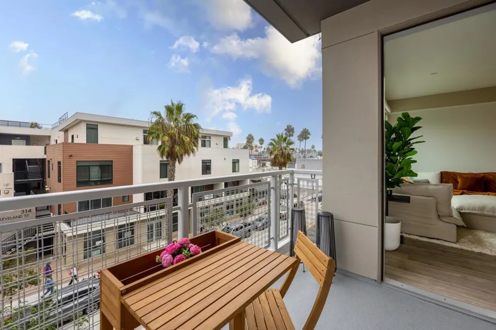 355 Cleveland St #309 Oceanside, CA 92054