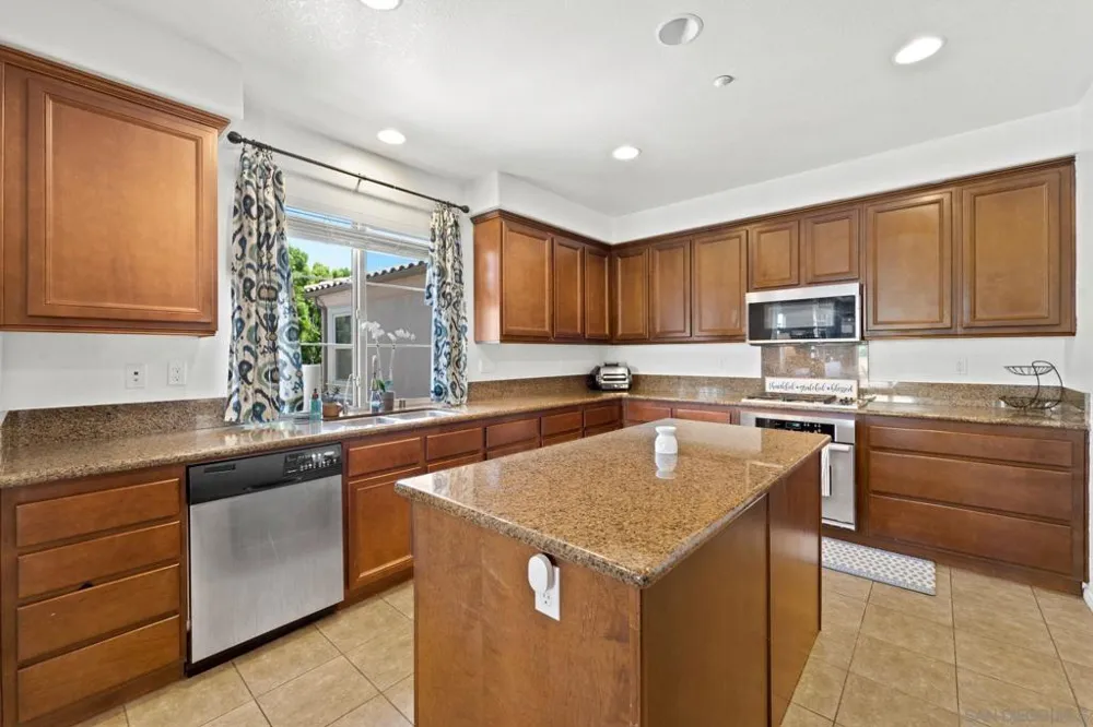 2205 Andalusia Lane #6 Chula Vista, CA 91915
