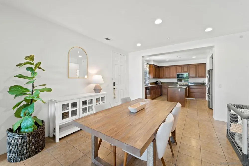 2205 Andalusia Lane #6 Chula Vista, CA 91915