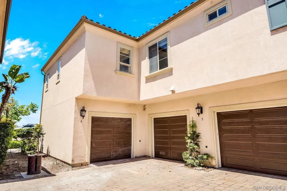 2205 Andalusia Lane #6 Chula Vista, CA 91915