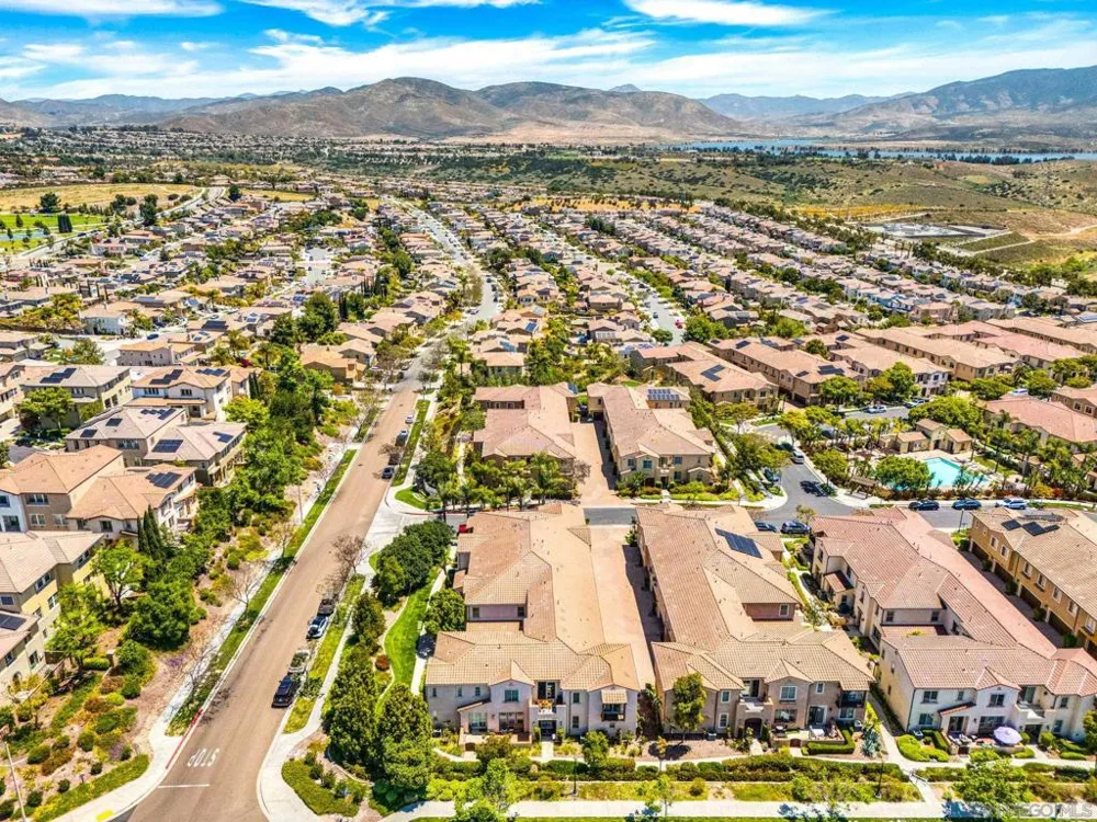 2205 Andalusia Lane #6 Chula Vista, CA 91915