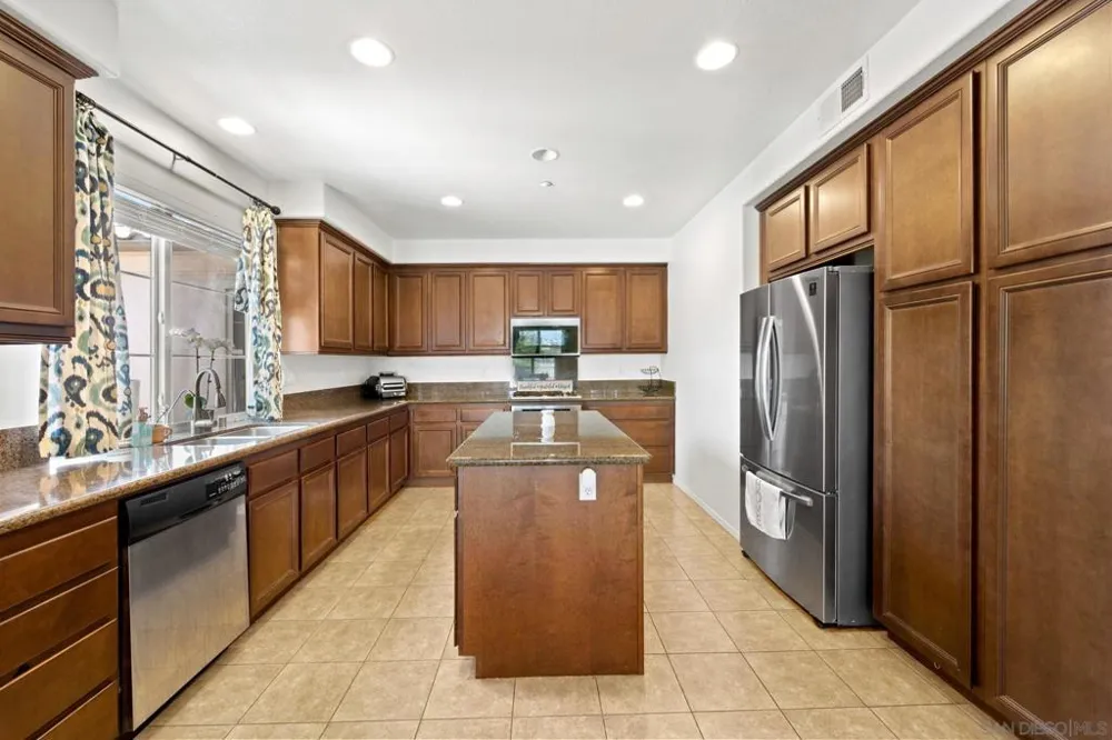 2205 Andalusia Lane #6 Chula Vista, CA 91915