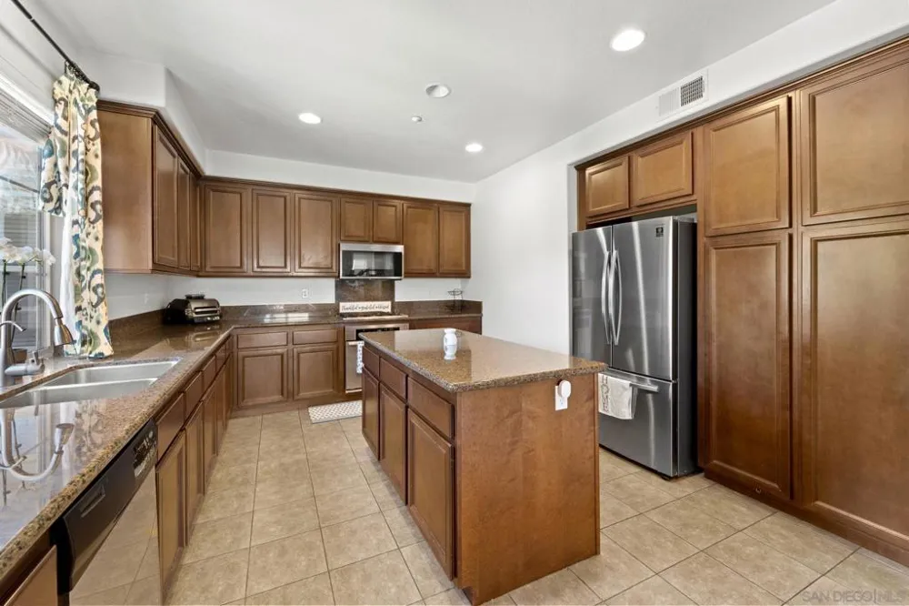 2205 Andalusia Lane #6 Chula Vista, CA 91915