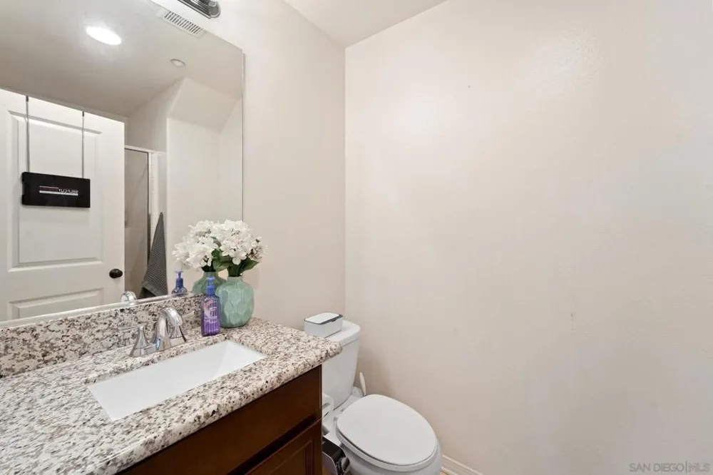 2205 Andalusia Lane #6 Chula Vista, CA 91915