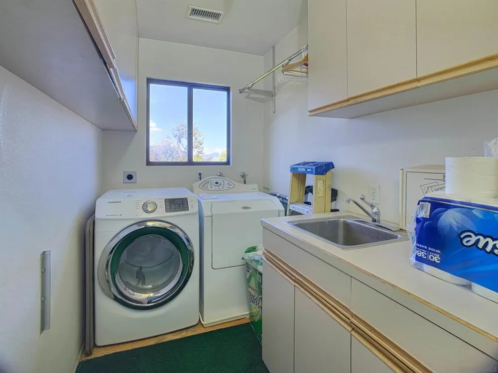 1090 ELLEN LANE El Cajon, CA 92019