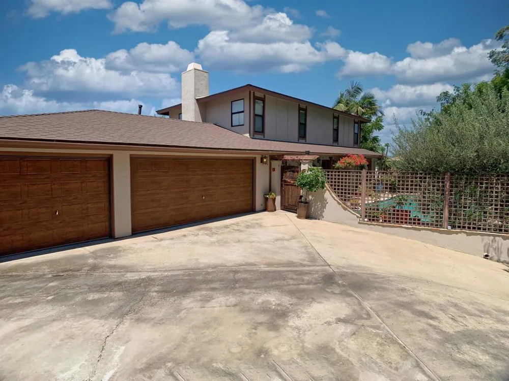 1090 ELLEN LANE El Cajon, CA 92019
