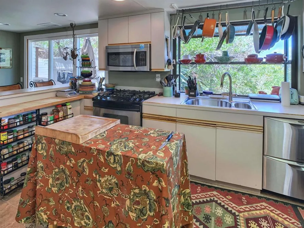 1090 ELLEN LANE El Cajon, CA 92019