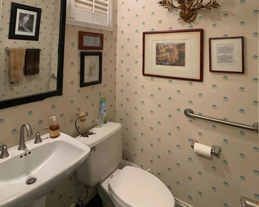 1090 ELLEN LANE El Cajon, CA 92019