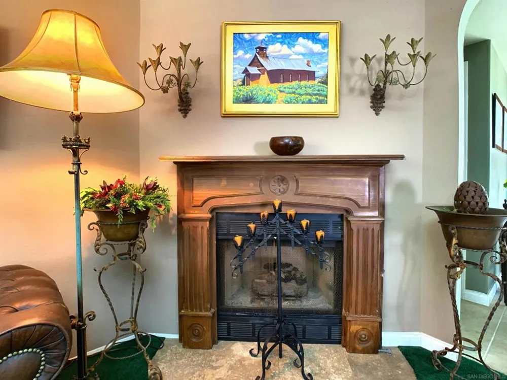 1090 ELLEN LANE El Cajon, CA 92019
