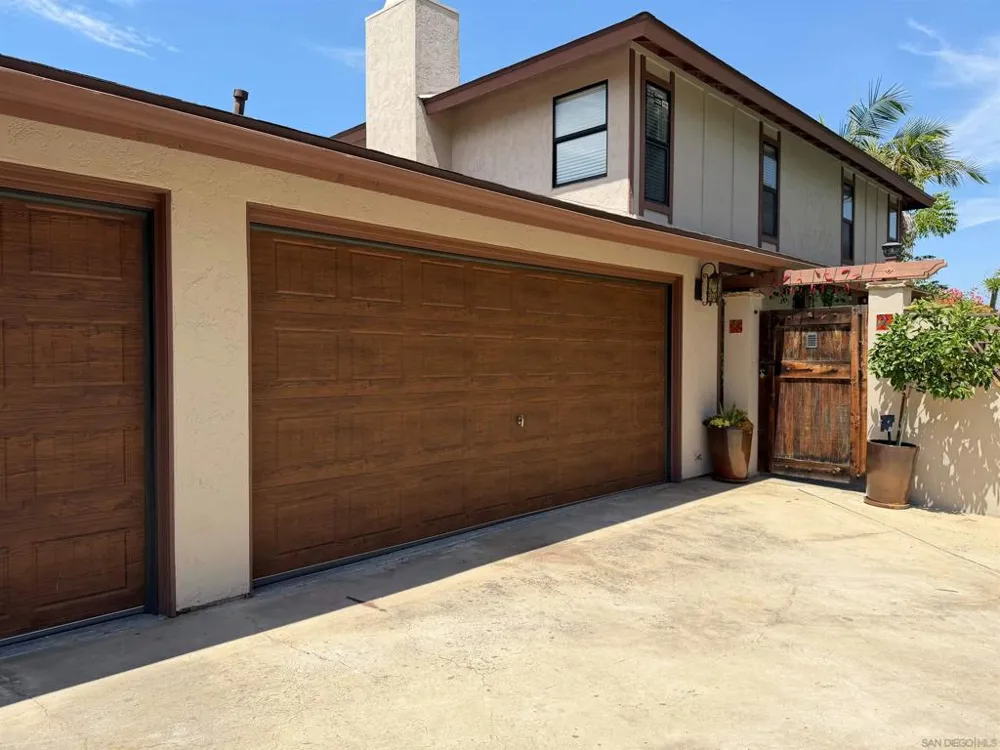 1090 ELLEN LANE El Cajon, CA 92019