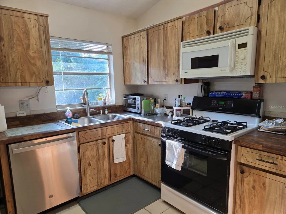827 RILL DRIVE Altamonte Springs, FL 32714