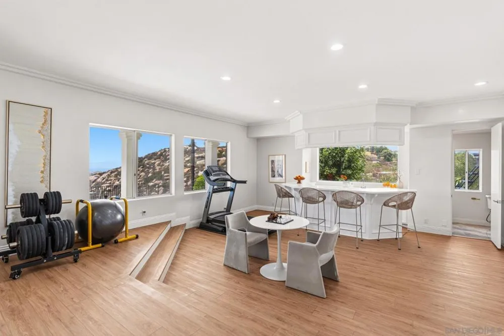 9604 Misty Meadow Lane Escondido, CA 92026