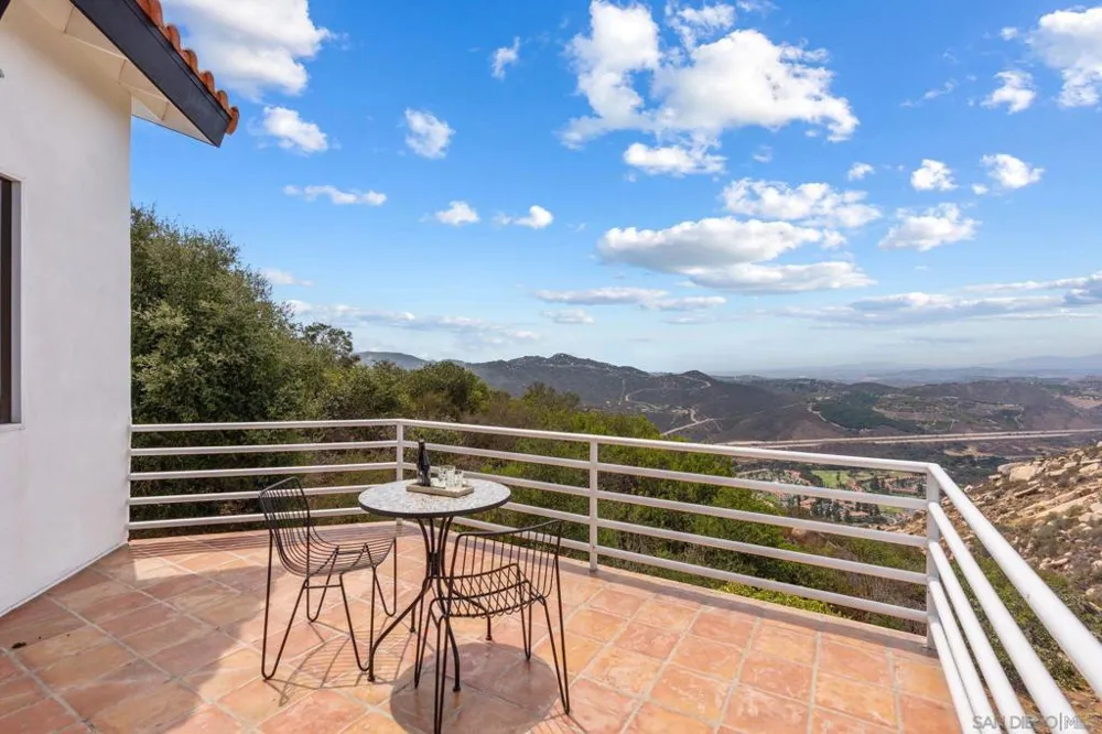 9604 Misty Meadow Lane Escondido, CA 92026