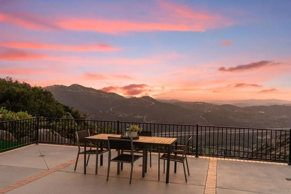 9604 Misty Meadow Lane Escondido, CA 92026