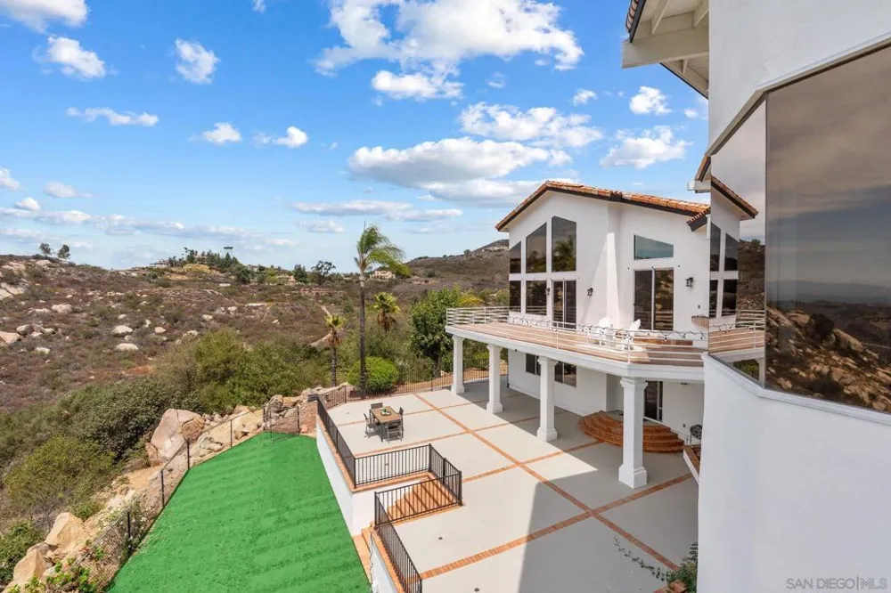 9604 Misty Meadow Lane Escondido, CA 92026