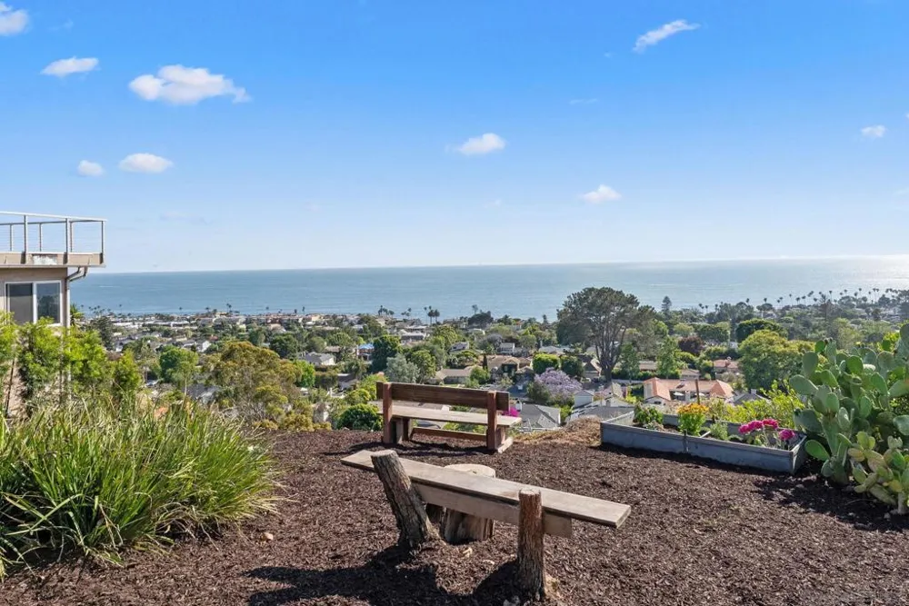 5995 La Jolla Corona La Jolla, CA 92037