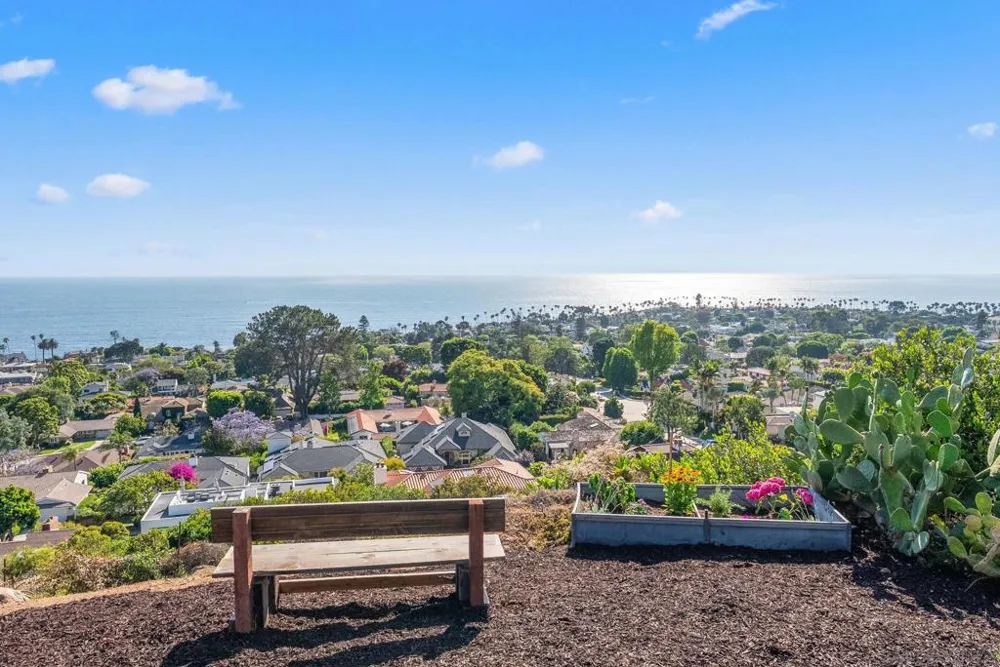 5995 La Jolla Corona La Jolla, CA 92037