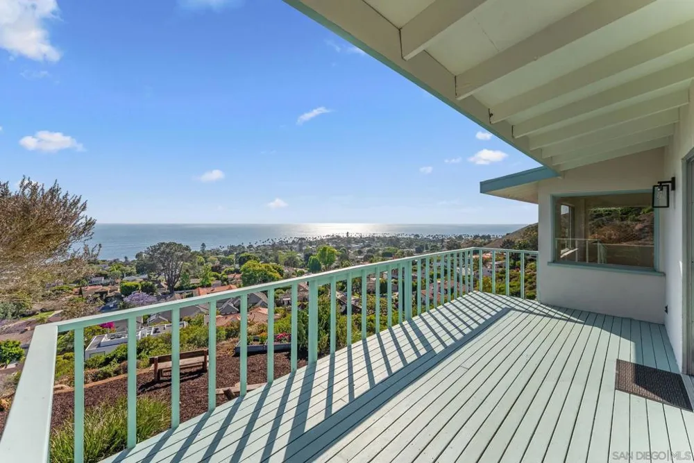 5995 La Jolla Corona La Jolla, CA 92037