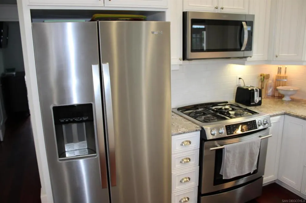 851 G Ave Coronado, CA 92118