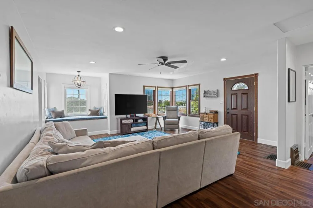 7787 Orien Ave La Mesa, CA 91941