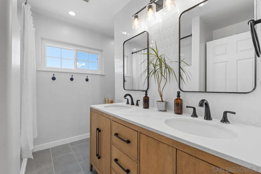 7787 Orien Ave La Mesa, CA 91941