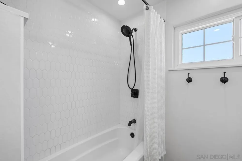 7787 Orien Ave La Mesa, CA 91941