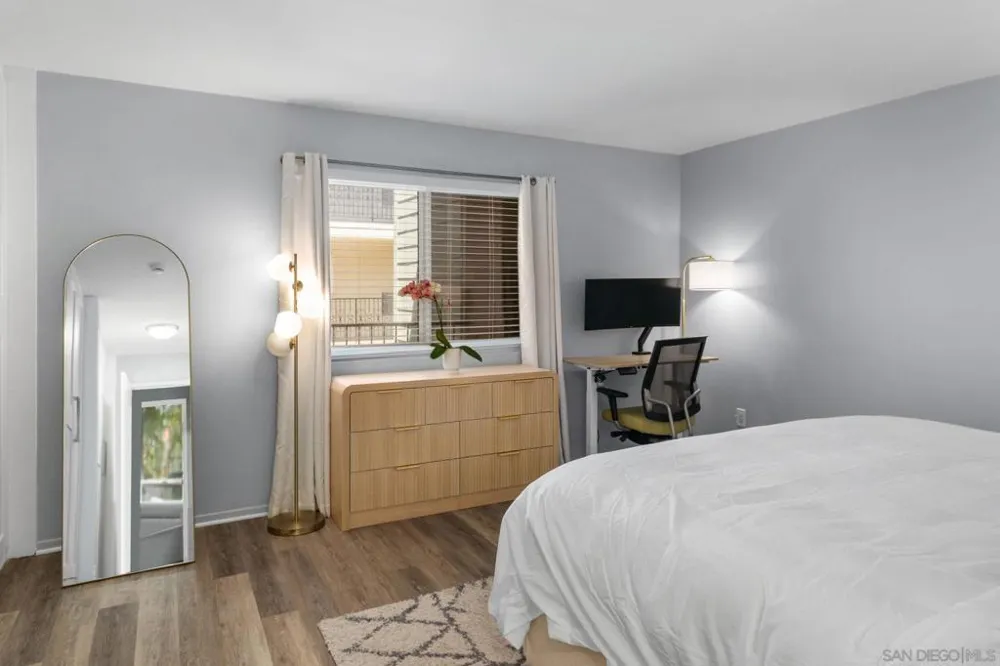 500 E Coronado, CA 92118