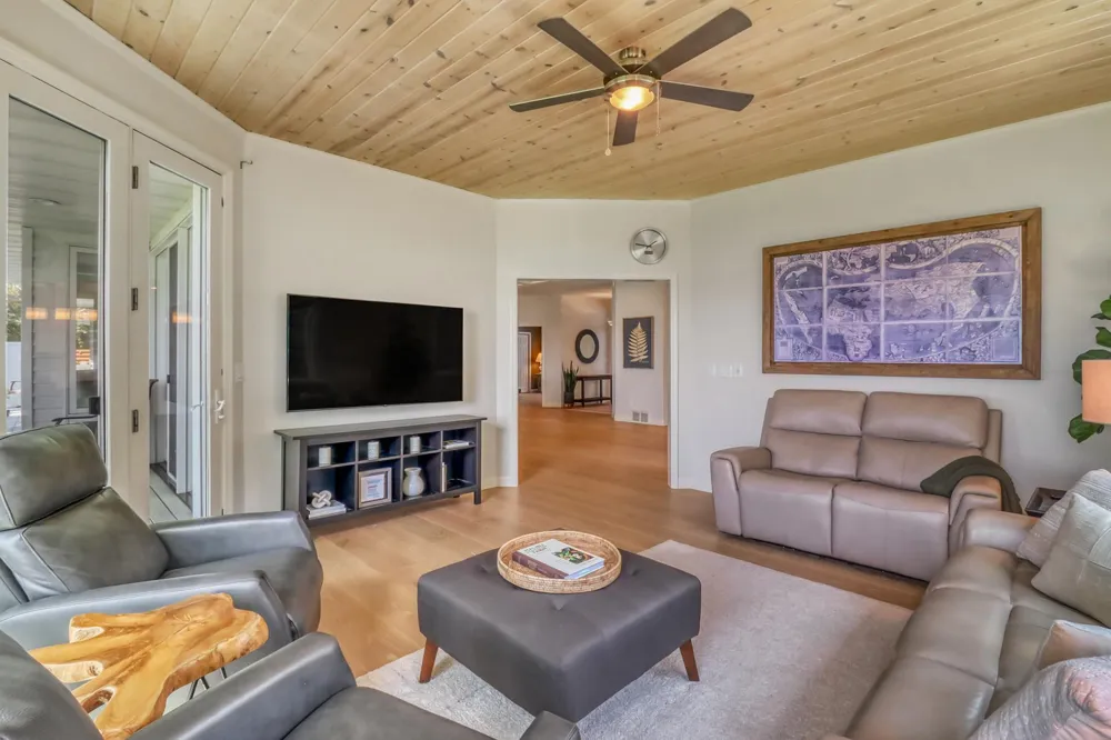 1760 E Shore Drive Detroit Lakes, MN 56501