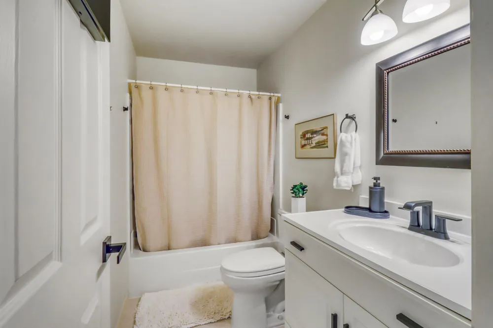 1760 E Shore Drive Detroit Lakes, MN 56501