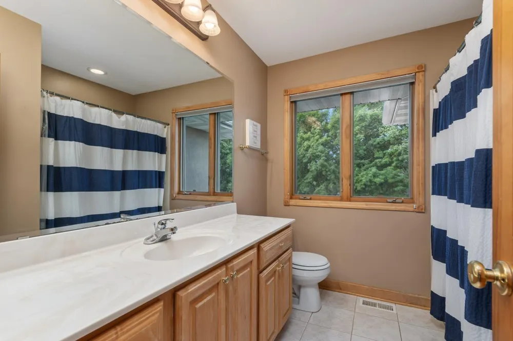 1145 Cove Circle Minnetrista, MN 55364