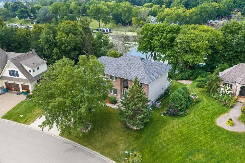 1145 Cove Circle Minnetrista, MN 55364