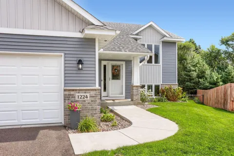 1224 242nd Way NE