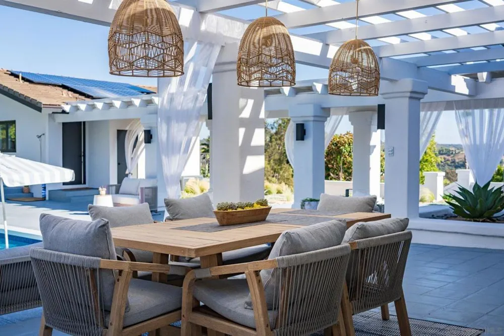 16610 Los Morros Rancho Santa Fe, CA 92067