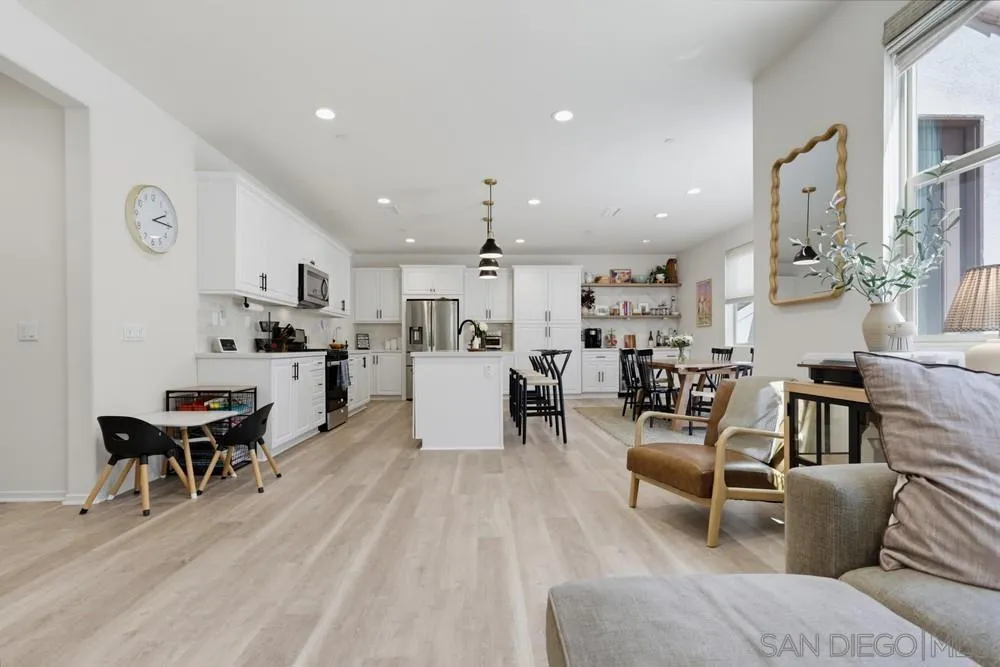 709 Merit Dr San Marcos, CA 92078