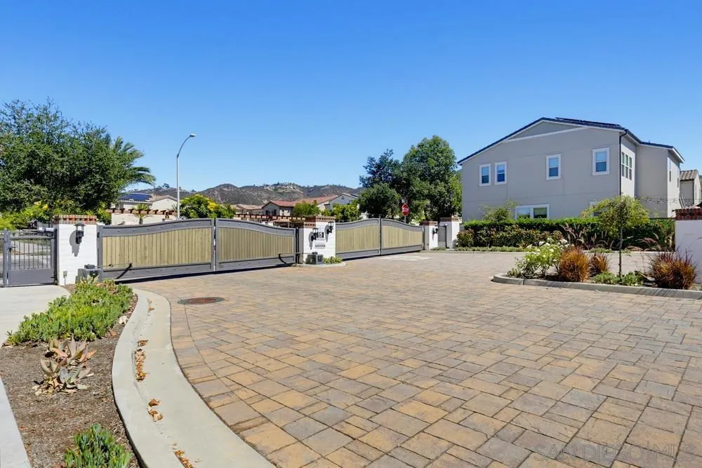 709 Merit Dr San Marcos, CA 92078