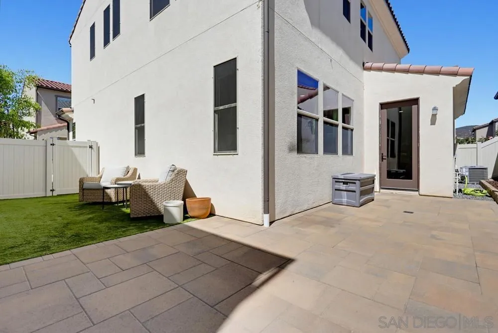 709 Merit Dr San Marcos, CA 92078
