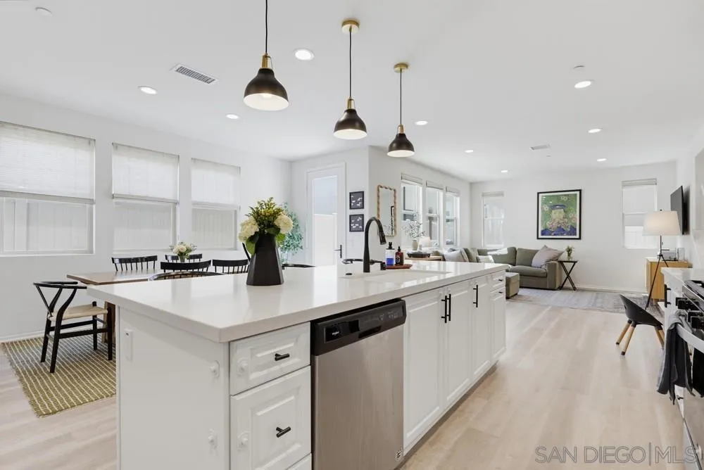 709 Merit Dr San Marcos, CA 92078