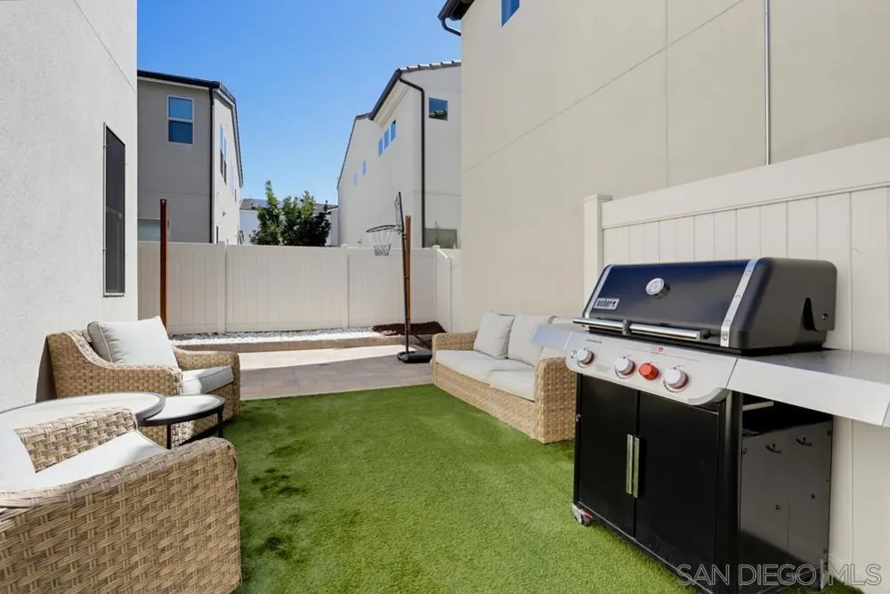 709 Merit Dr San Marcos, CA 92078