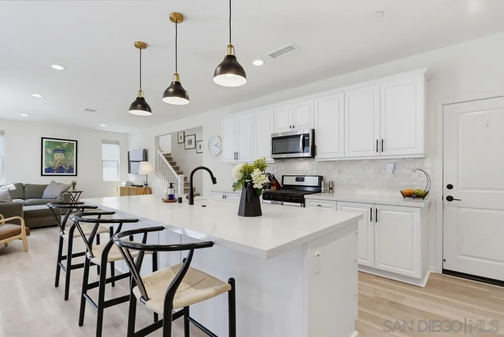 709 Merit Dr San Marcos, CA 92078