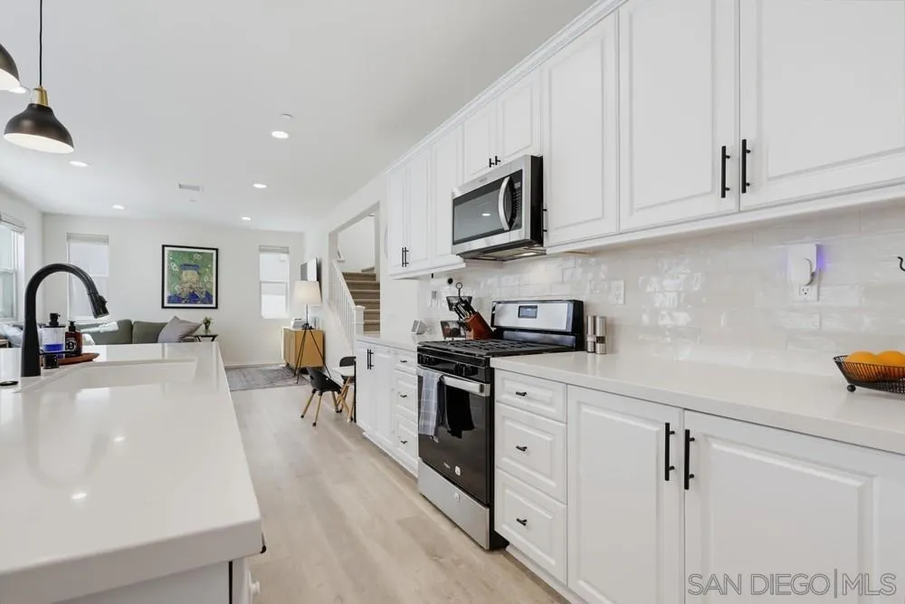 709 Merit Dr San Marcos, CA 92078