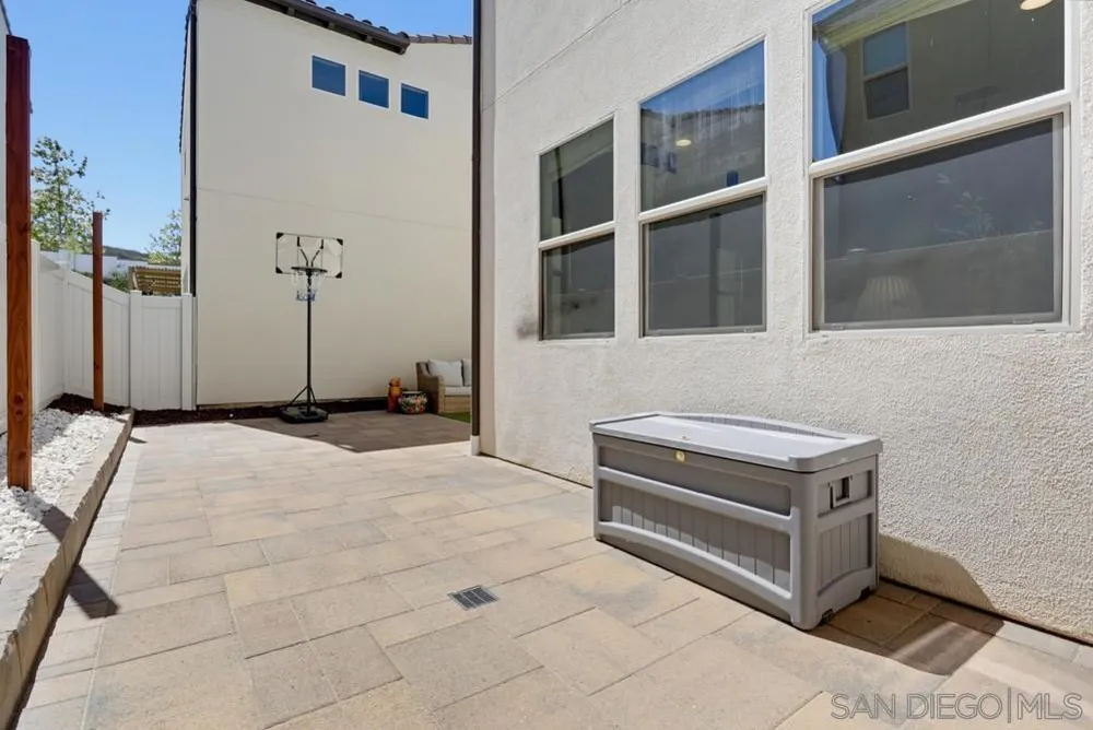 709 Merit Dr San Marcos, CA 92078
