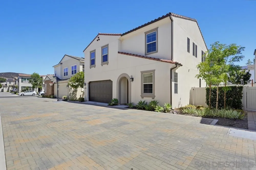 709 Merit Dr San Marcos, CA 92078