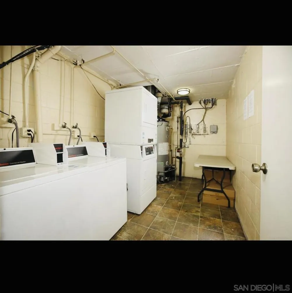 5003 Westpark Dr. #203 North Hollywood, CA 91601