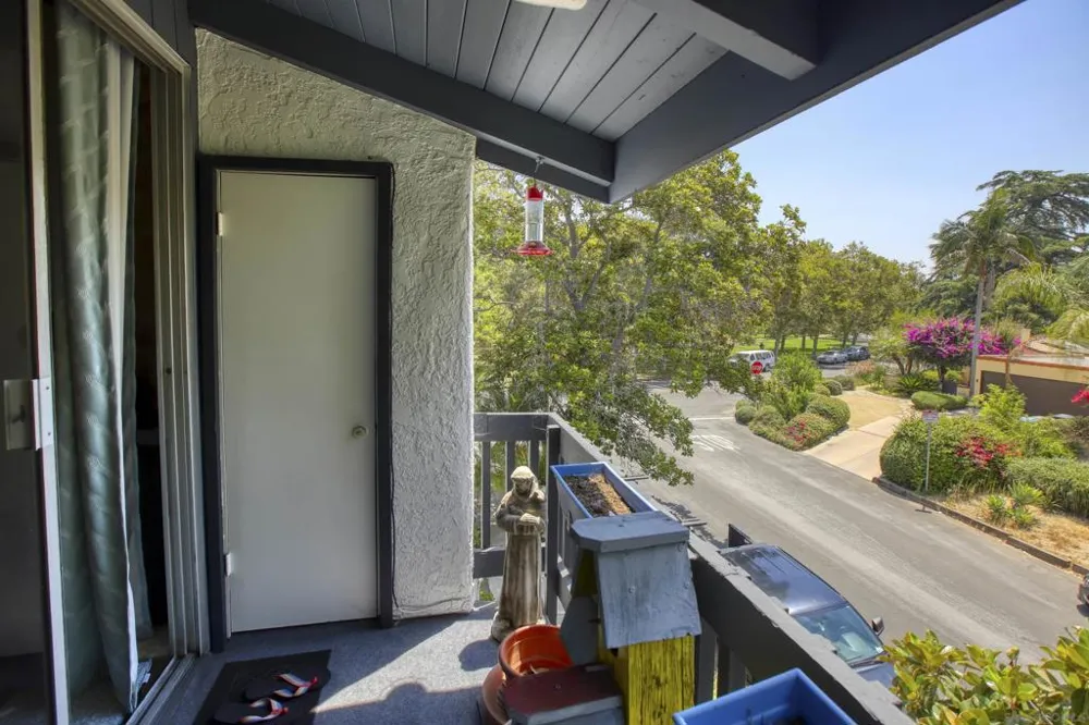 5003 Westpark Dr. #203 North Hollywood, CA 91601