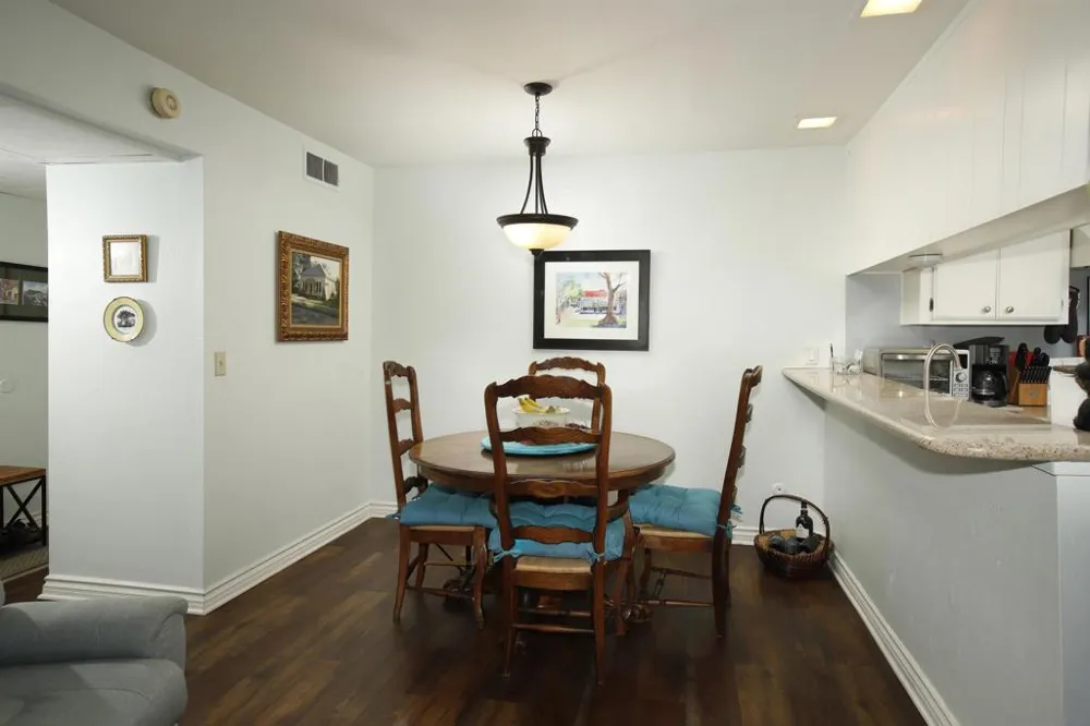 5003 Westpark Dr. #203 North Hollywood, CA 91601